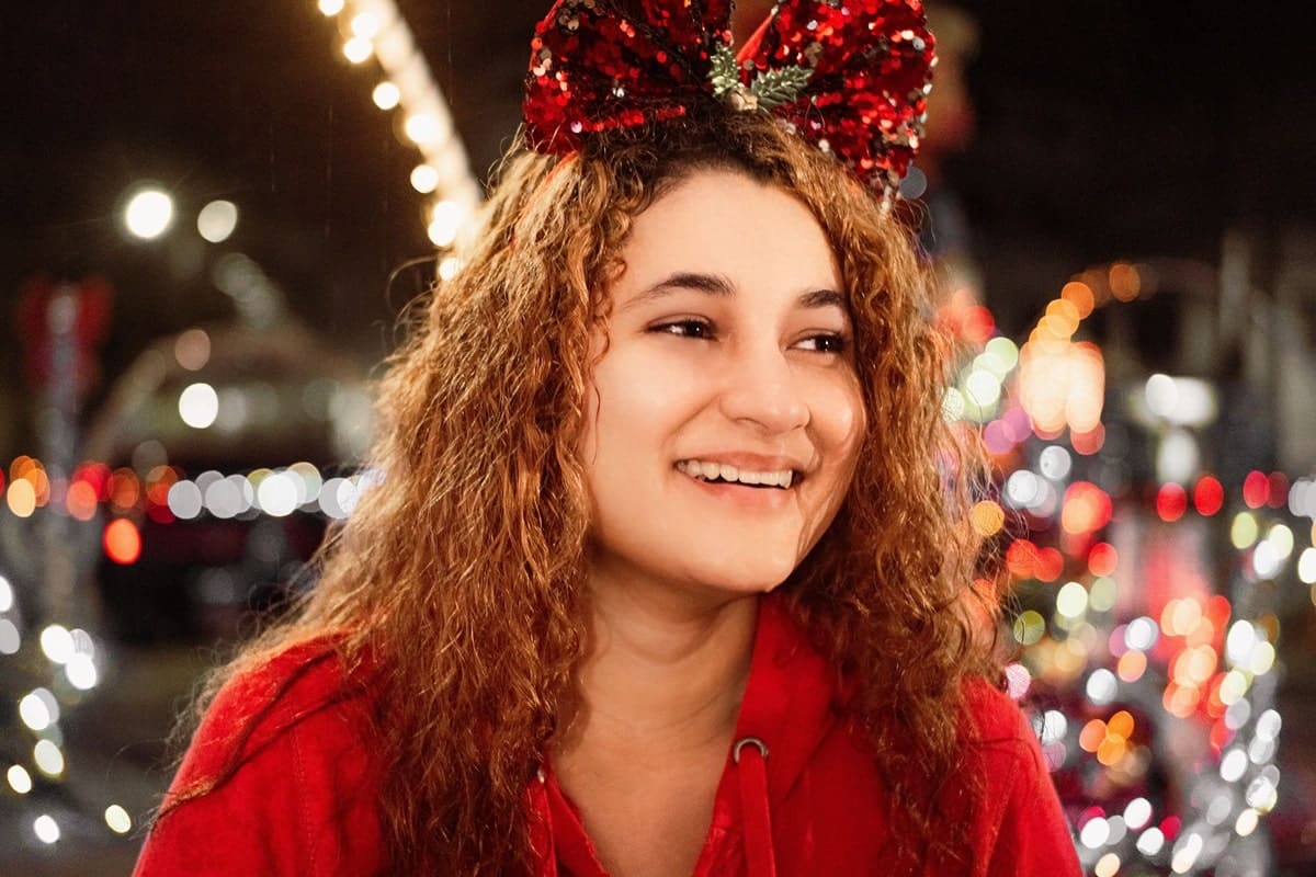 Featured image for “Brighten Your Smile for Holiday Photos: Teeth Whitening Tips Before Your Christmas Card Shoot”